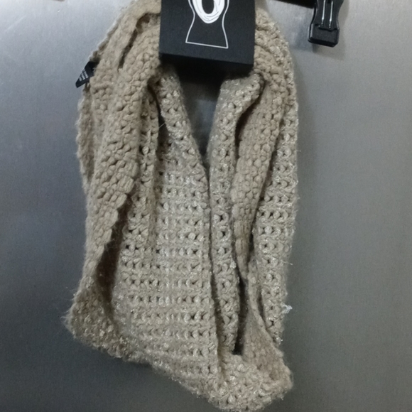 Scarf - Picture 2 of 4